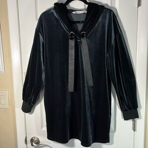 Zara Basic woman’s velvet hoodie dark blue long sleeve ribbon ties pockets sz M
